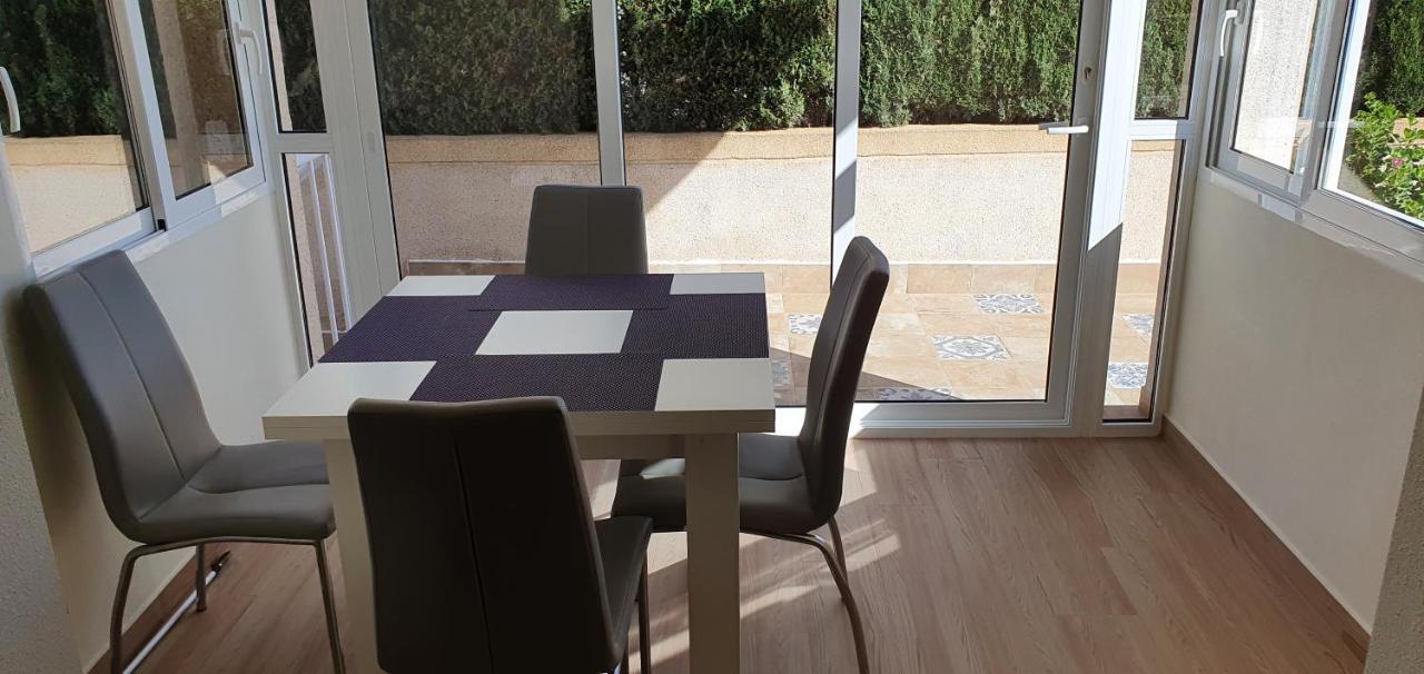 Ferienwohnung Torrevieja Esterno foto