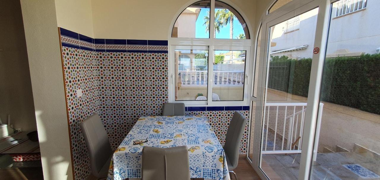 Ferienwohnung Torrevieja Esterno foto